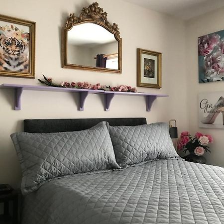 Bushbury The Glam Cave 아파트 외부 사진