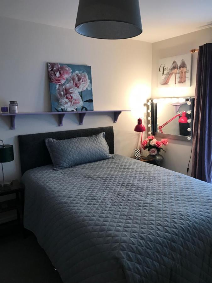 Bushbury The Glam Cave 아파트 외부 사진
